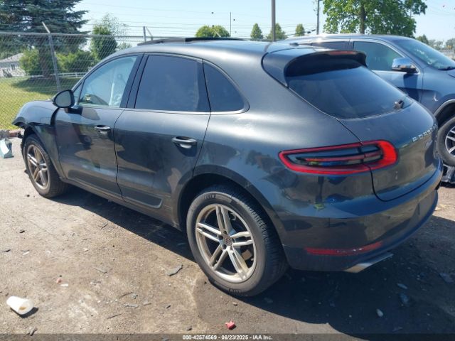 2017 PORSCHE MACAN WP1AA2A58HLB01772 Photo 2