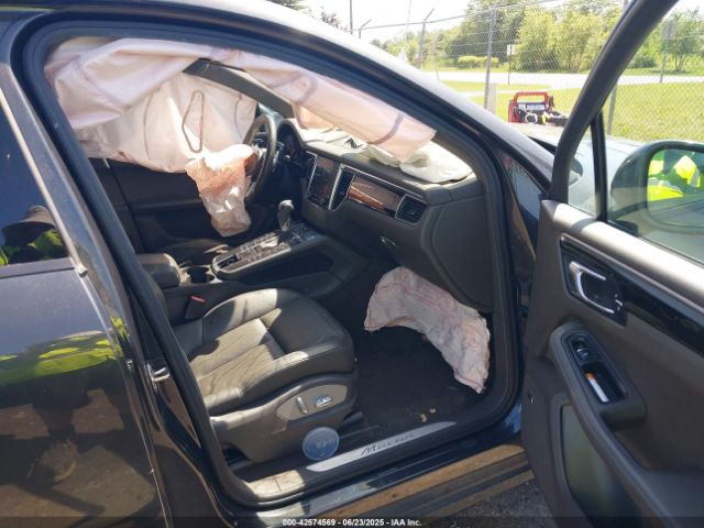 2017 PORSCHE MACAN WP1AA2A58HLB01772 Photo 4