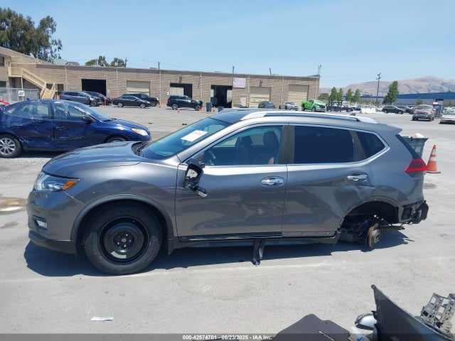 Nissan 2018 2018 JN8AT2MT3JW467296 Image 15