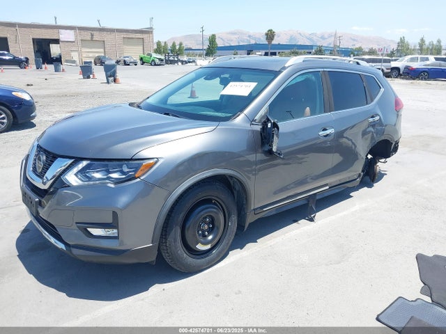 Nissan 2018 2018 JN8AT2MT3JW467296 Image 2