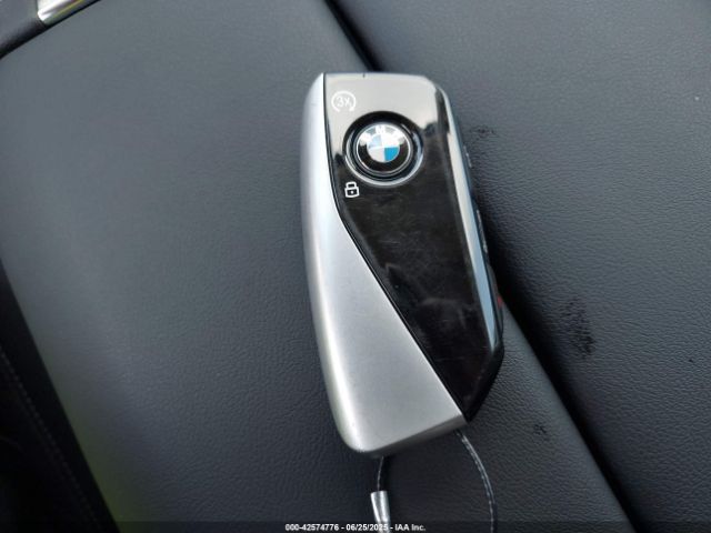 2025 BMW X7 5UX23EM07S9Z48979 Photo 10