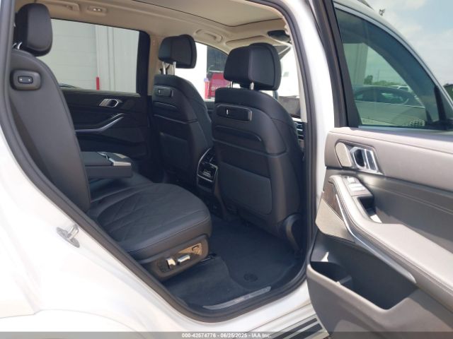 2025 BMW X7 5UX23EM07S9Z48979 Photo 7
