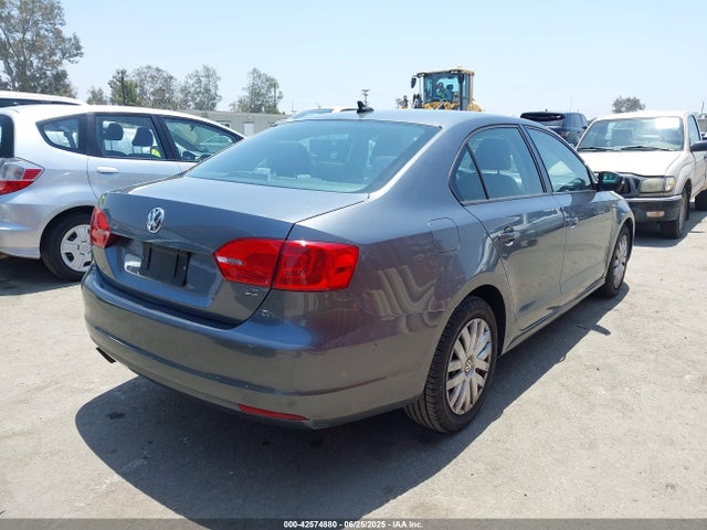 3VWD17AJ0EM247826 Volkswagen 2014