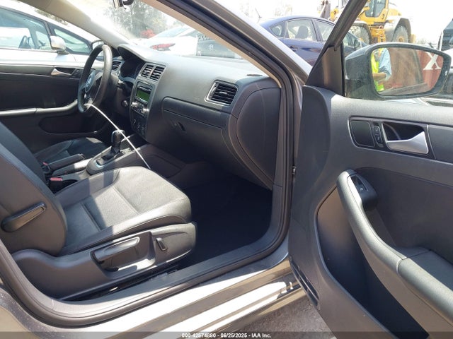 3VWD17AJ0EM247826 Volkswagen 2014