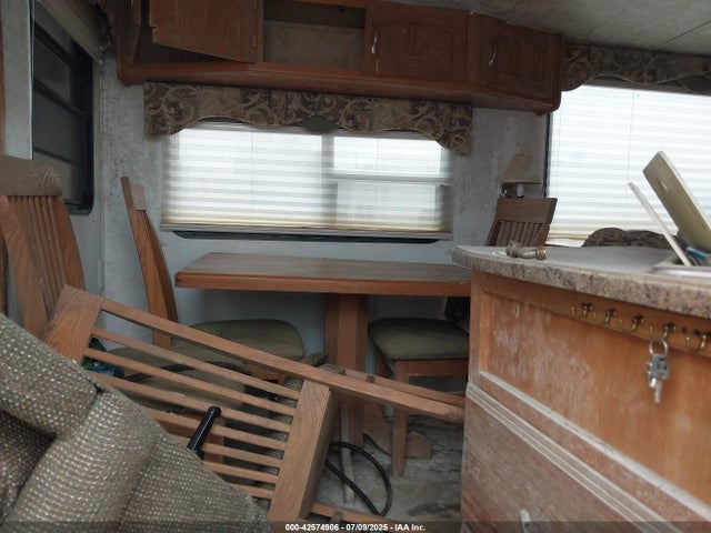 42574906 :رقم المزاد ، 4YDF2912382505990 vin ، 2008 Keystone Rv 291rls مزاد بيع