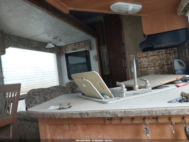 42574906 :رقم المزاد ، 4YDF2912382505990 vin ، 2008 Keystone Rv 291rls مزاد بيع