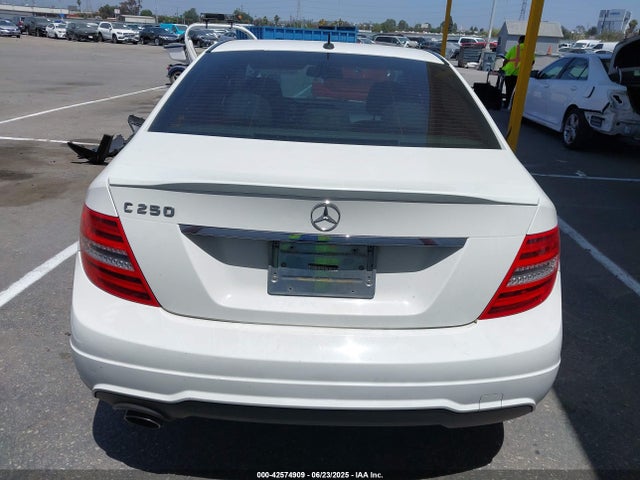 WDDGF4HB7EA939471 Mercedes-Benz 2014
