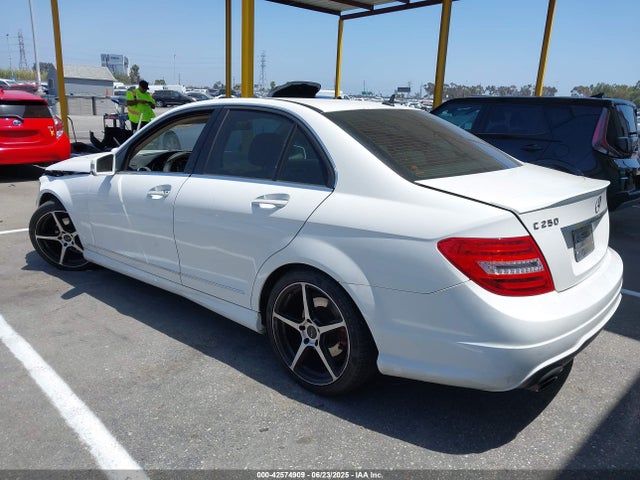 WDDGF4HB7EA939471 Mercedes-Benz 2014