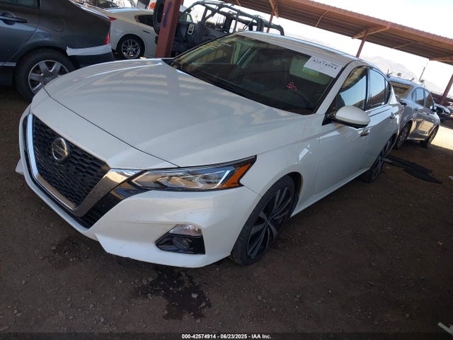 Nissan 2019 2019 1N4BL4FV5KC114691 Image 2