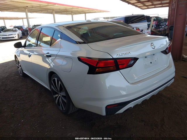 Nissan 2019 2019 1N4BL4FV5KC114691 Image 3