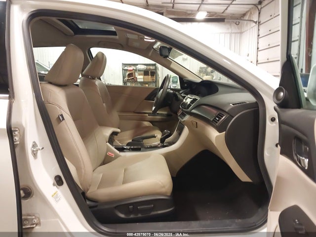 Honda Accord 2014 1HGCR6F53EA010341 Image 17