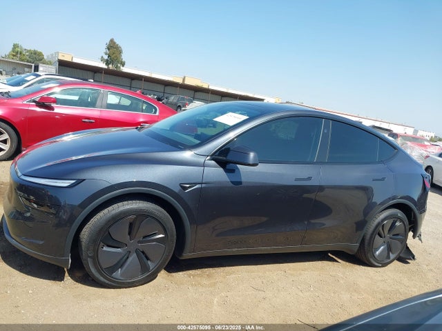 7SAYGDEE3TF338589 Tesla Model Y