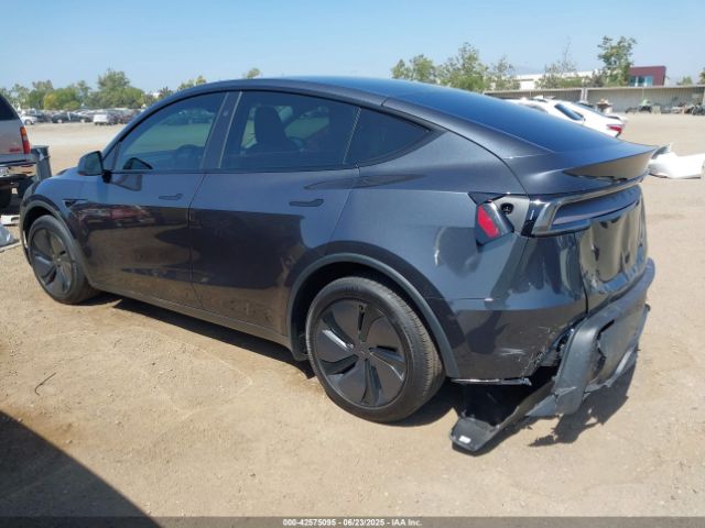 2026 TESLA MODEL Y 7SAYGDEE3TF338589 Photo 2