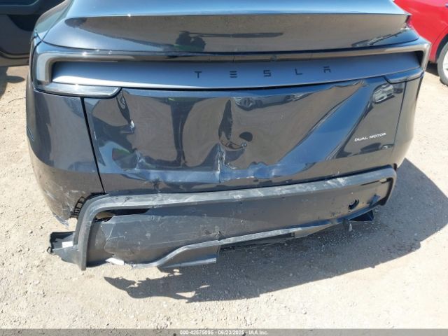 2026 TESLA MODEL Y 7SAYGDEE3TF338589 Photo 5