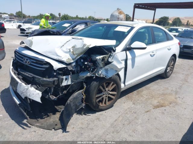 2016 HYUNDAI SONATA 5NPE24AF1GH266022 Photo 1