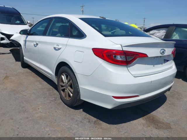 2016 HYUNDAI SONATA 5NPE24AF1GH266022 Photo 2