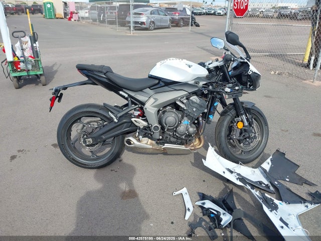 Triumph Motorcycle Daytona 660 2025 SMTL23UF1STBV9378 Image 13