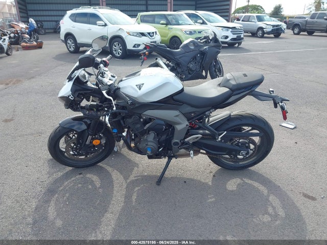 Triumph Motorcycle Daytona 660 2025 SMTL23UF1STBV9378 Image 14