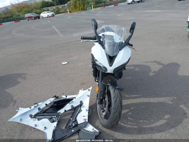 2025 TRIUMPH MOTORCYCLE DAYTONA SMTL23UF1STBV9378 Photo 4