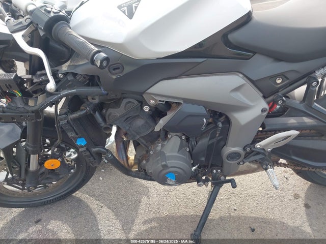 2025 TRIUMPH MOTORCYCLE DAYTONA SMTL23UF1STBV9378 Photo 8