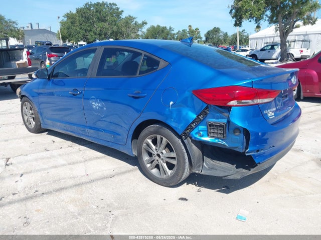 Hyundai 2017 2017 5NPD84LF7HH109233 Image 3