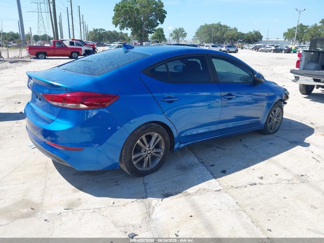 Hyundai 2017 2017 5NPD84LF7HH109233 Image 4