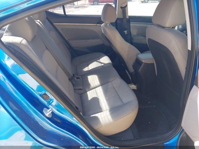 Hyundai 2017 2017 5NPD84LF7HH109233 Image 8