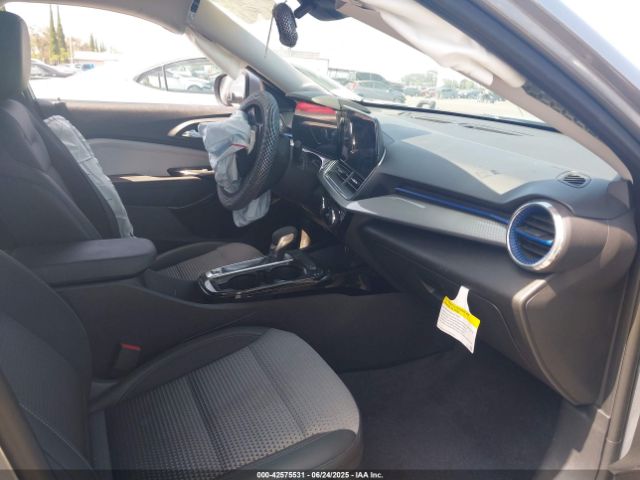 2025 CHEVROLET TRAX KL77LHEP1SC036420 Photo 4