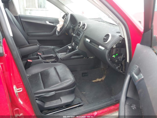 2011 AUDI A3 WAUBEAFM6BA156726 Photo 4