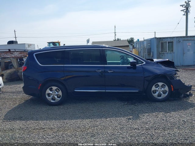 2C4RC1EG7HR757585 Chrysler Pacifica
