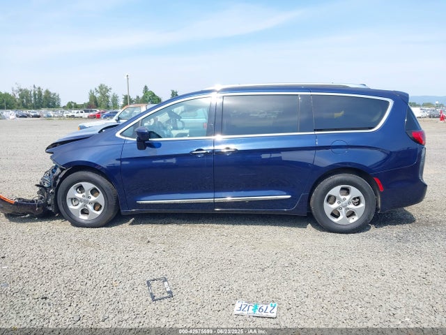 2C4RC1EG7HR757585 Chrysler Pacifica