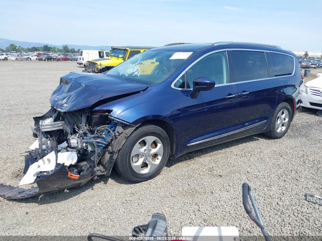 2C4RC1EG7HR757585 Chrysler Pacifica