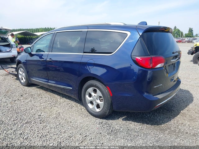 2C4RC1EG7HR757585 Chrysler Pacifica