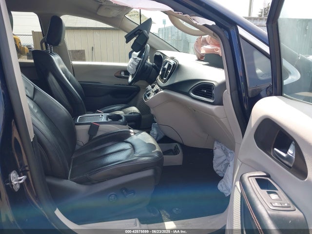 2C4RC1EG7HR757585 Chrysler Pacifica