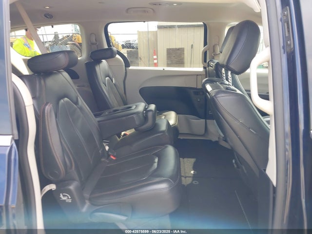 2C4RC1EG7HR757585 Chrysler Pacifica