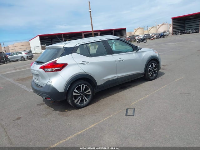 3N1CP5CUXKL552828 Nissan 2019