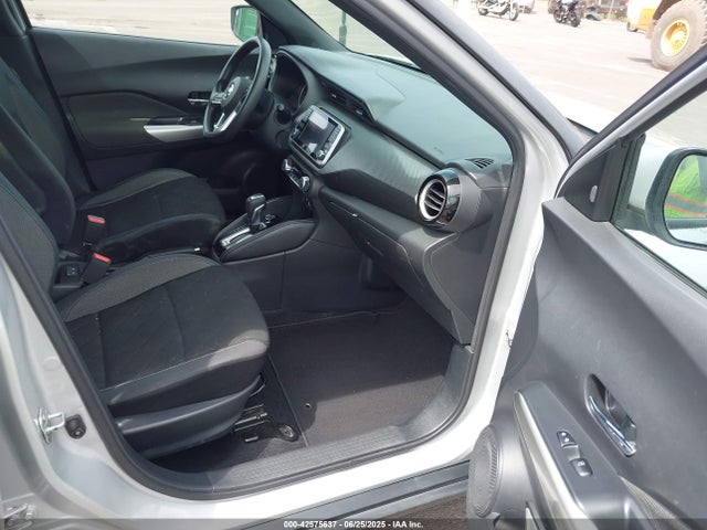 3N1CP5CUXKL552828 Nissan 2019