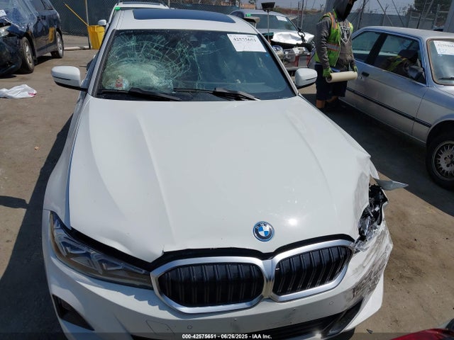 BMW 330e 2023 3MW39FF09P8C90281 Image 12