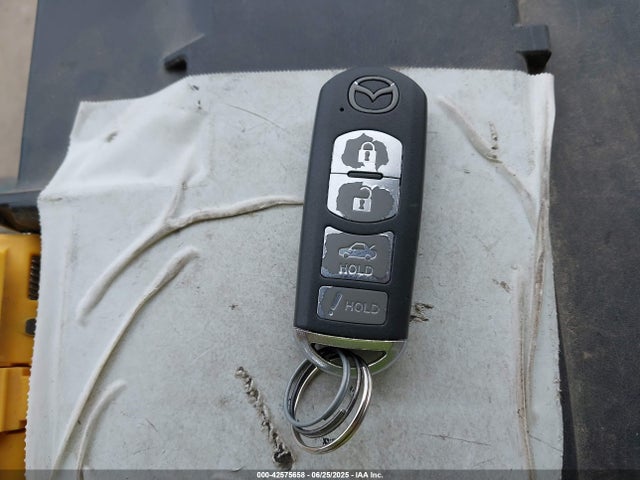 3MZBM1V74FM229597 Mazda pe