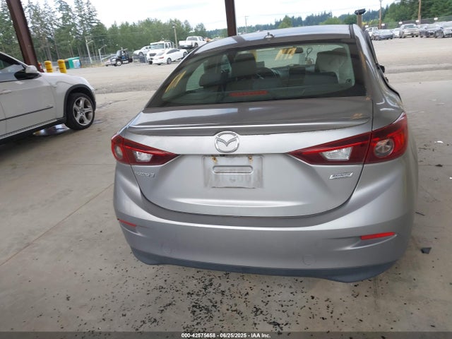 3MZBM1V74FM229597 Mazda pe