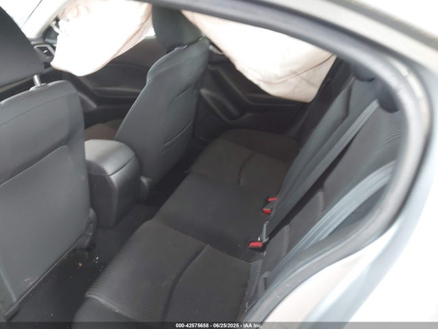 3MZBM1V74FM229597 Mazda pe