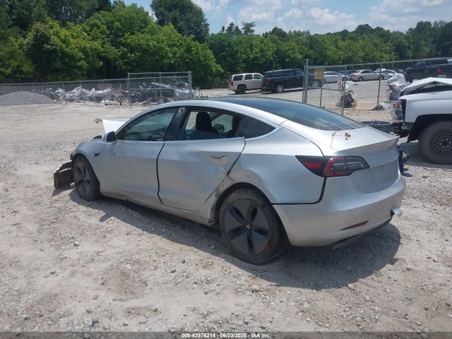 2018 TESLA MODEL 3 5YJ3E1EB3JF104435 Photo 2