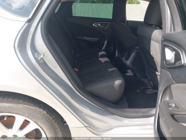 1C3CCCAB9GN105773 Chrysler 2016