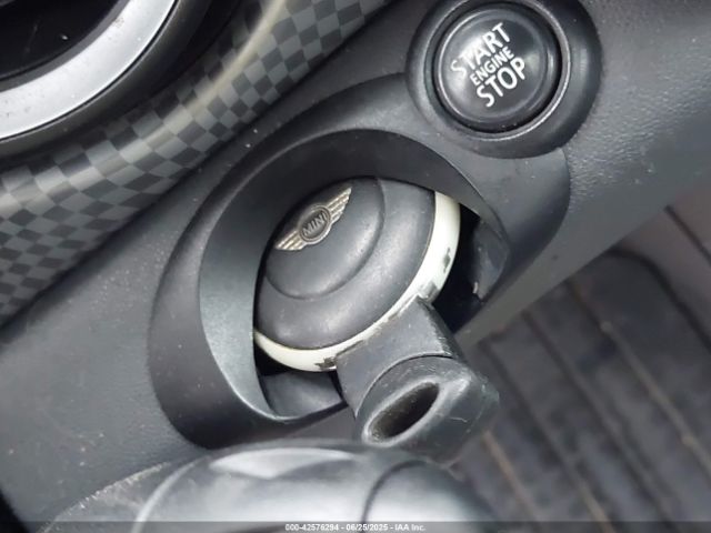 2010 MINI COOPER S WMWMF7C52ATZ69084 Photo 10