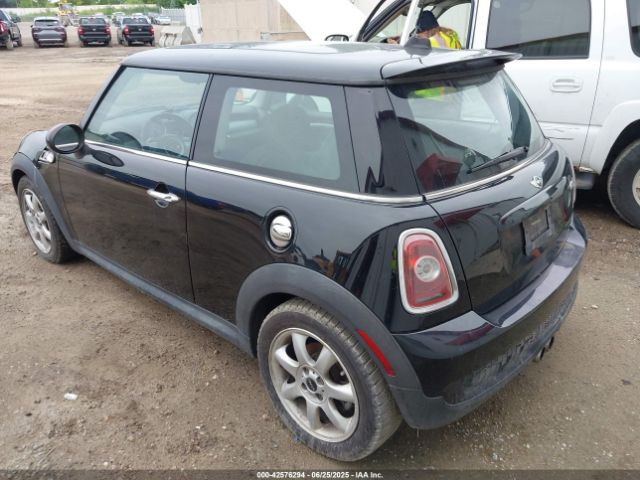 2010 MINI COOPER S WMWMF7C52ATZ69084 Photo 2