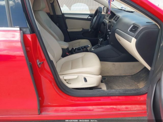 3VWD07AJ1EM432826 Volkswagen Jetta
