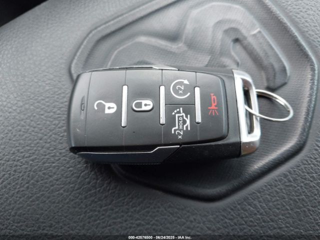 2025 RAM 1500 1C6SRFJP2SN563139 Photo 10