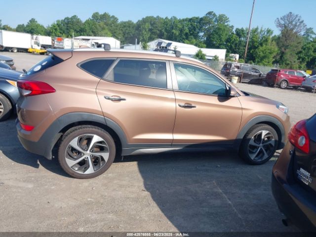 KM8J33A28GU196720 Hyundai Tucson