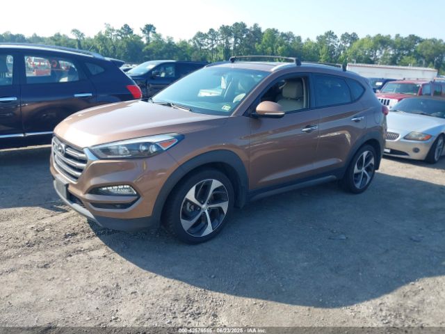 KM8J33A28GU196720 Hyundai Tucson
