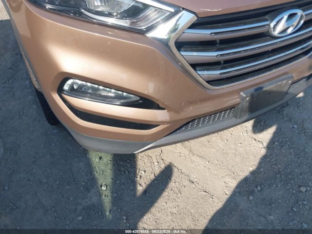 KM8J33A28GU196720 Hyundai Tucson
